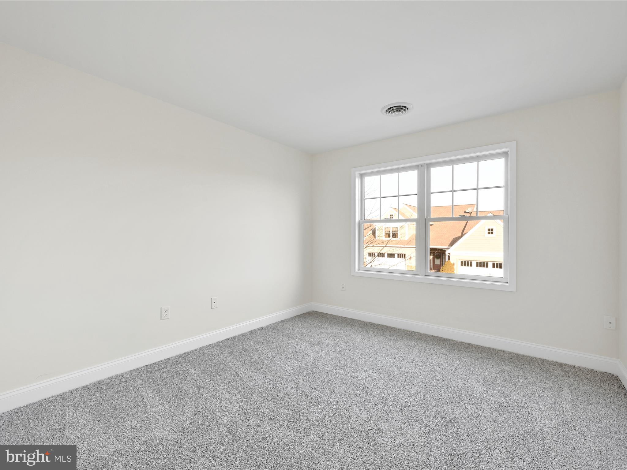 1037 English Dr
