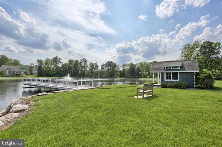 1037 English Dr