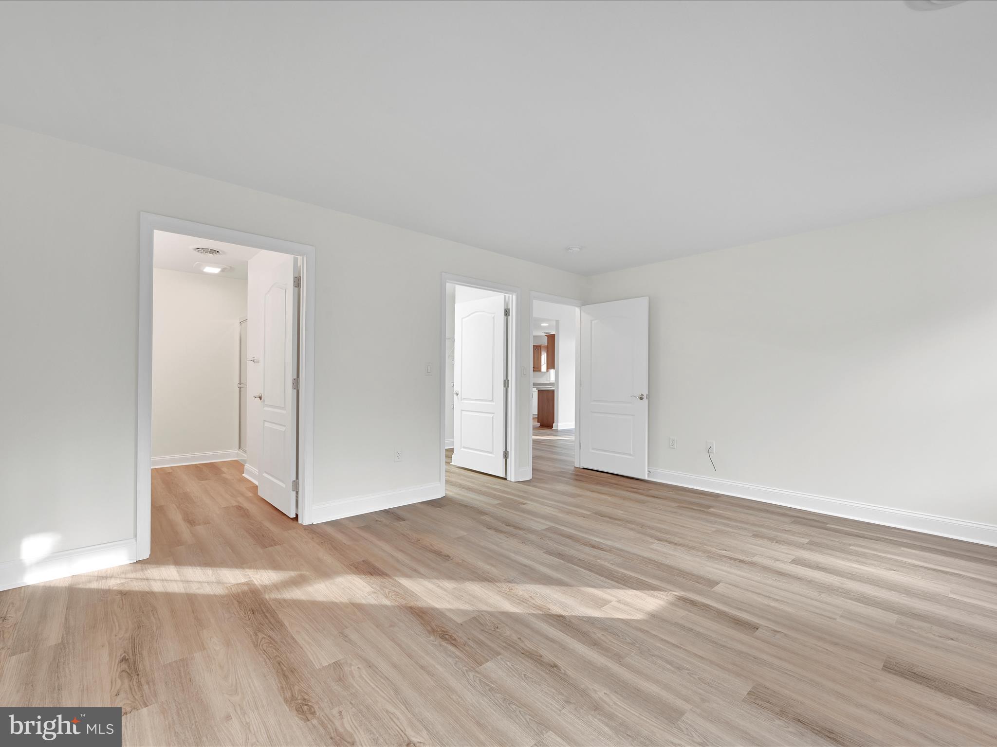 1037 English Dr