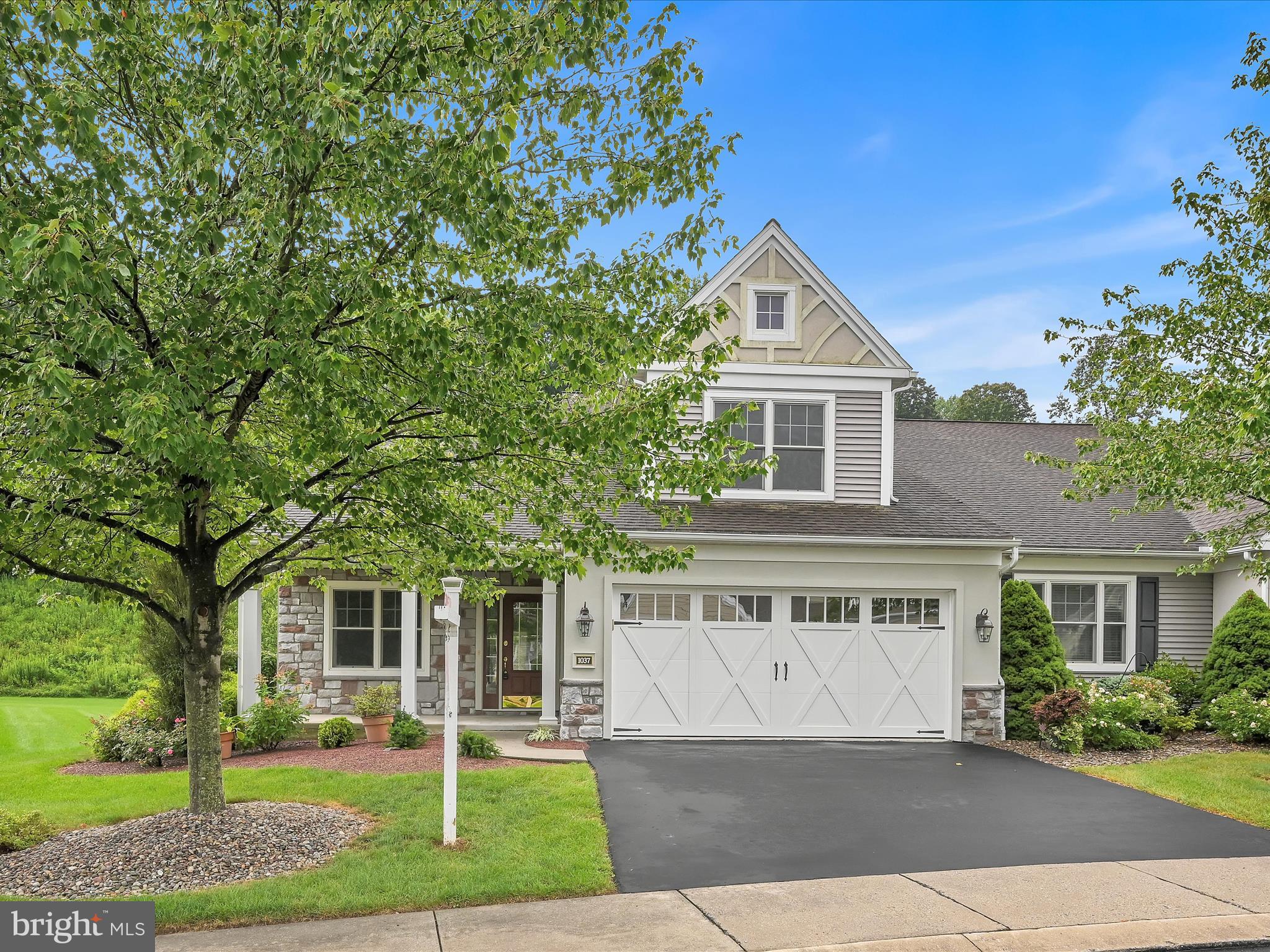 1037 English Dr