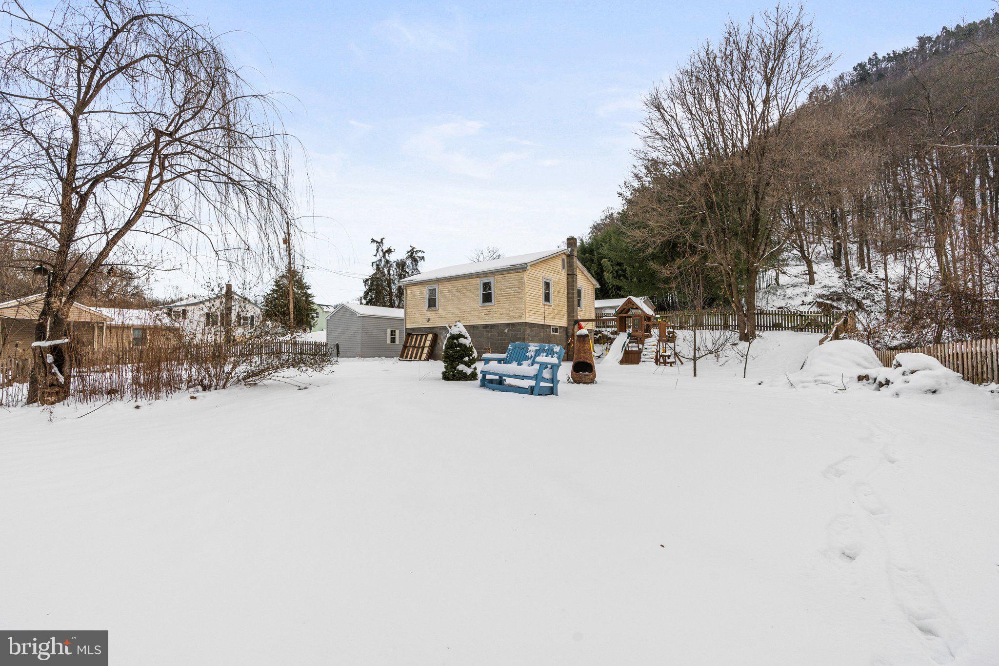 24 Watershed Dr