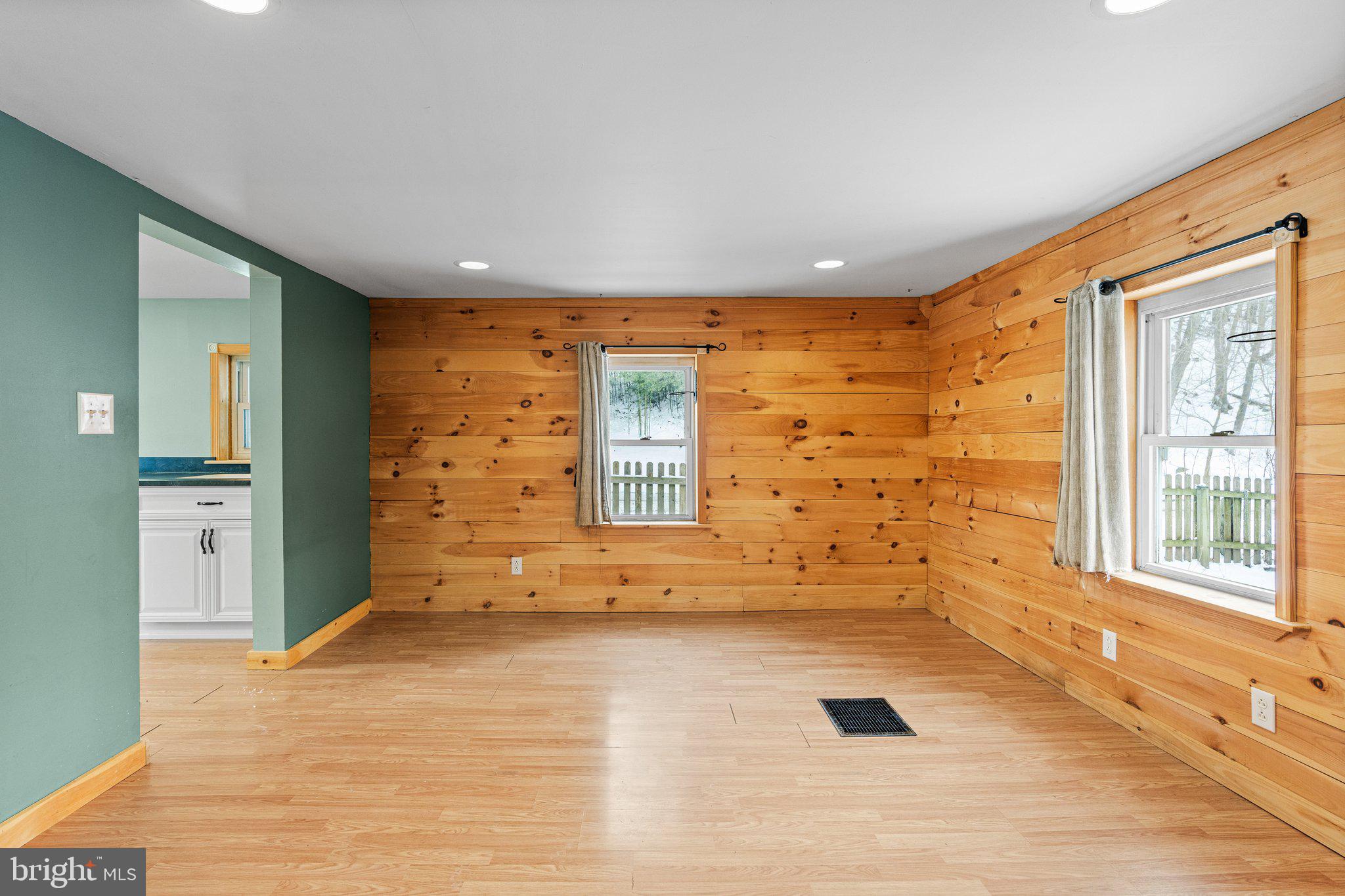 24 Watershed Dr