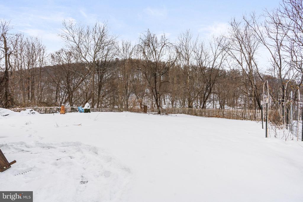 24 Watershed Dr