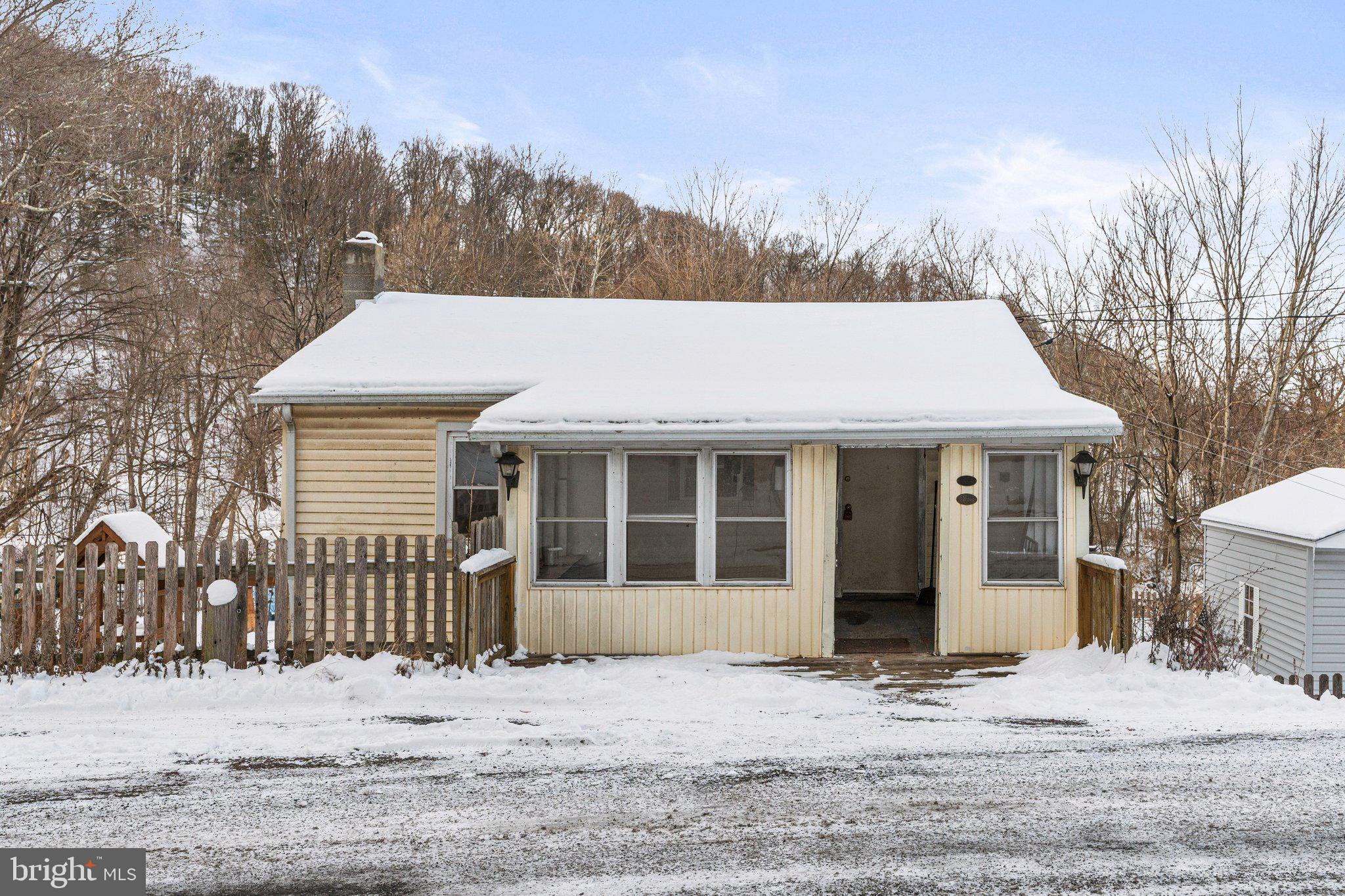 24 Watershed Dr