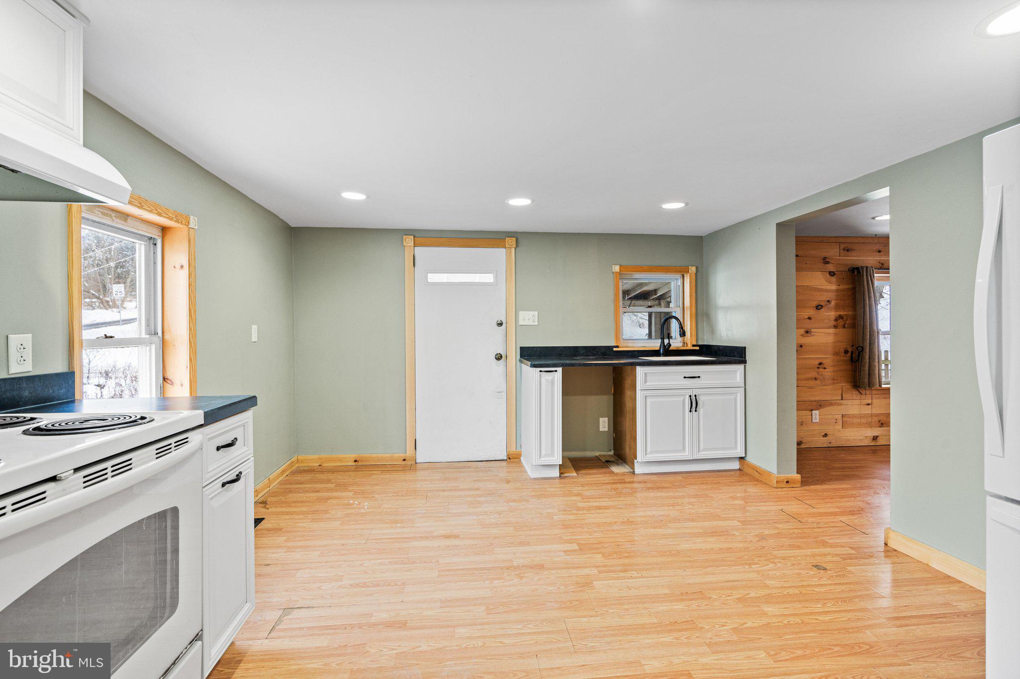 24 Watershed Dr