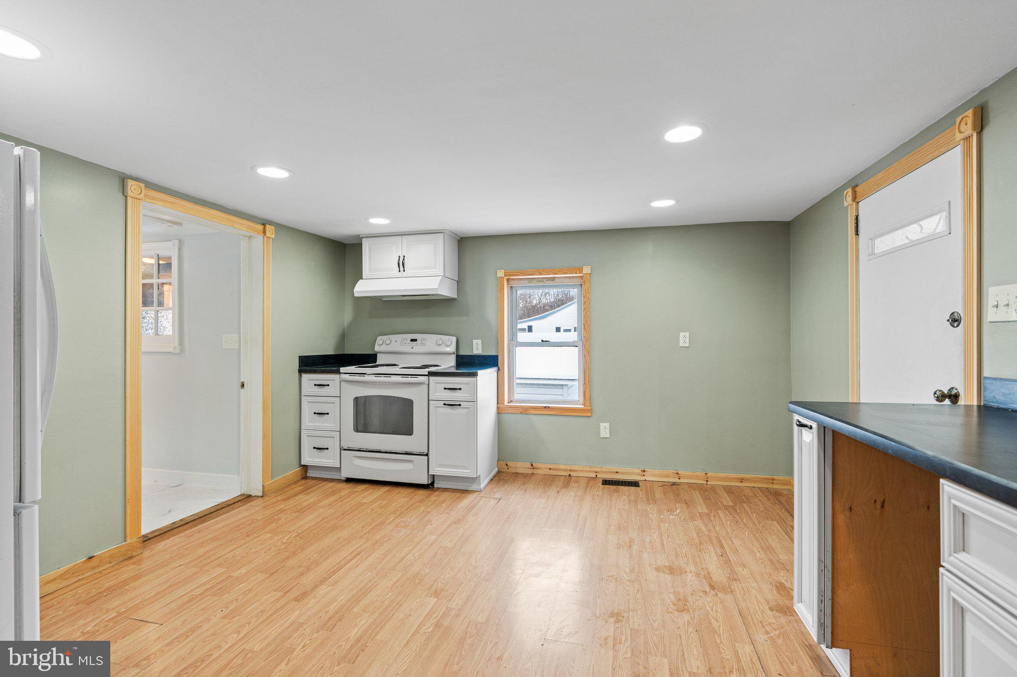 24 Watershed Dr
