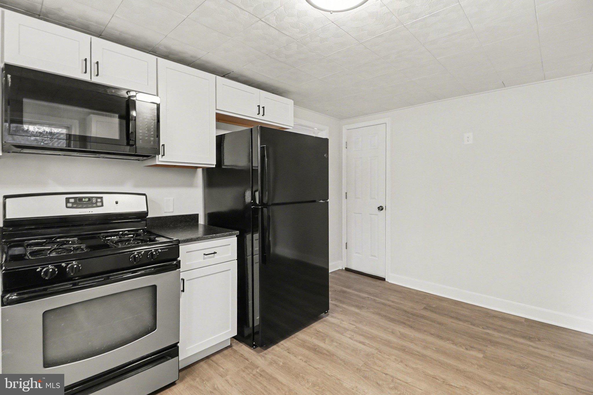 825 N LINCOLN STREET