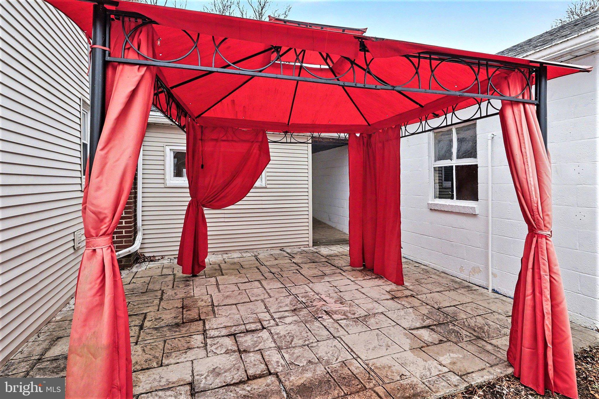 825 N LINCOLN STREET