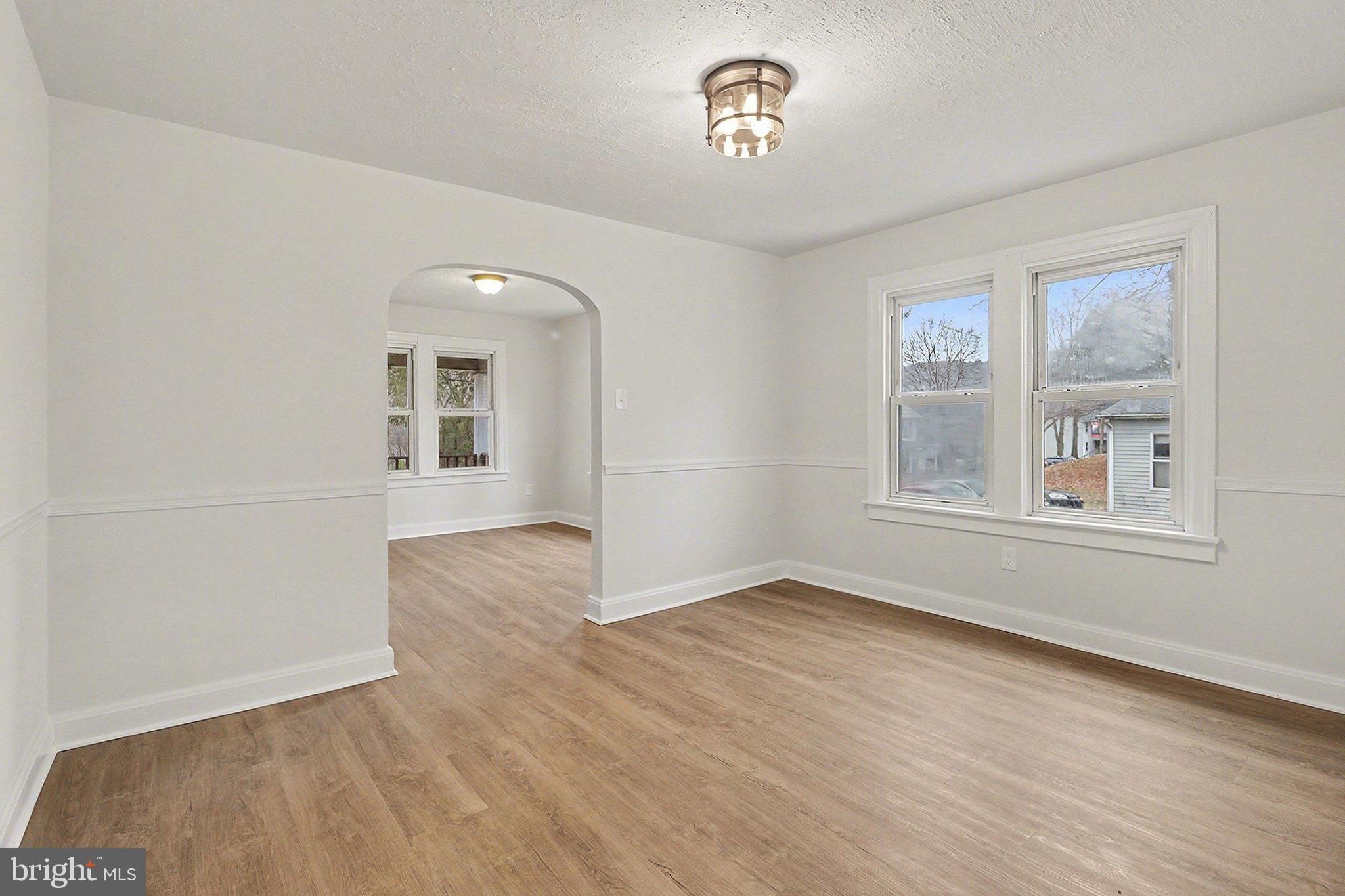 825 N LINCOLN STREET