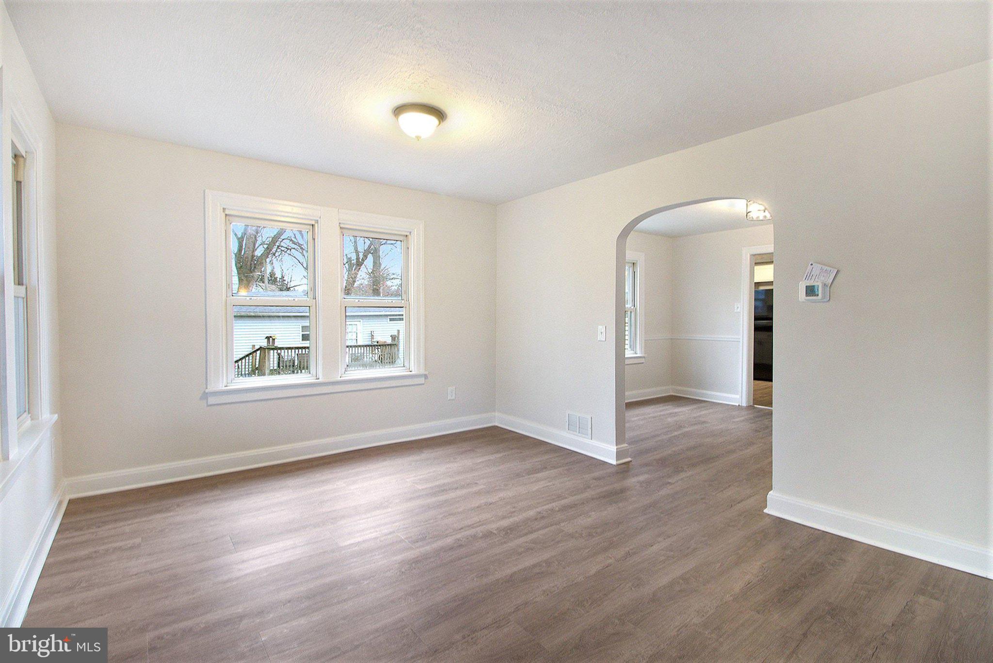 825 N LINCOLN STREET