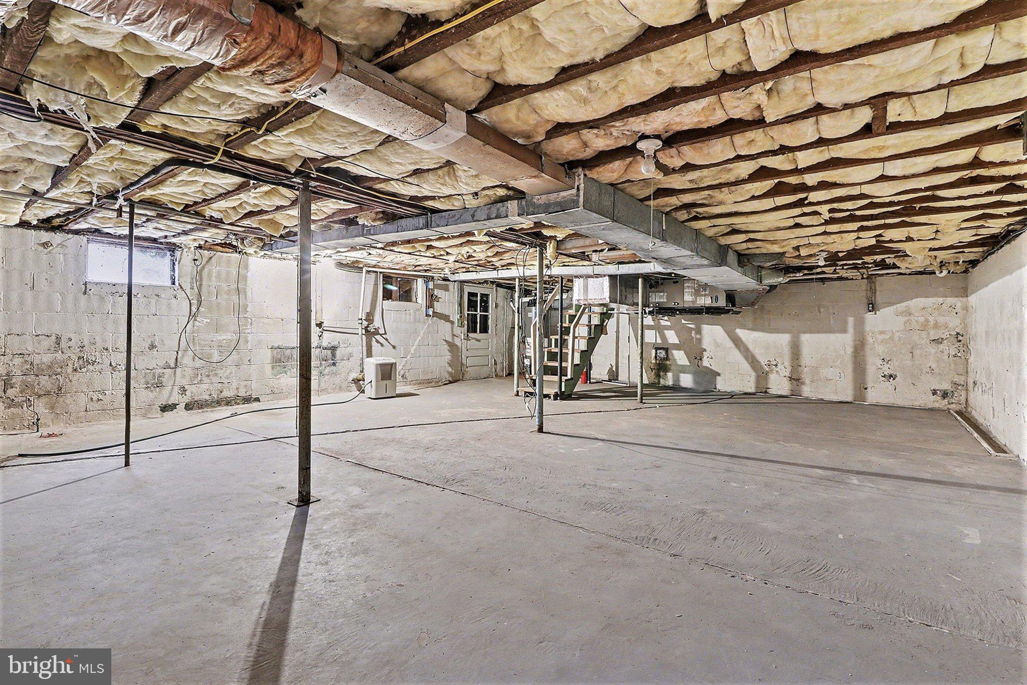 825 N LINCOLN STREET