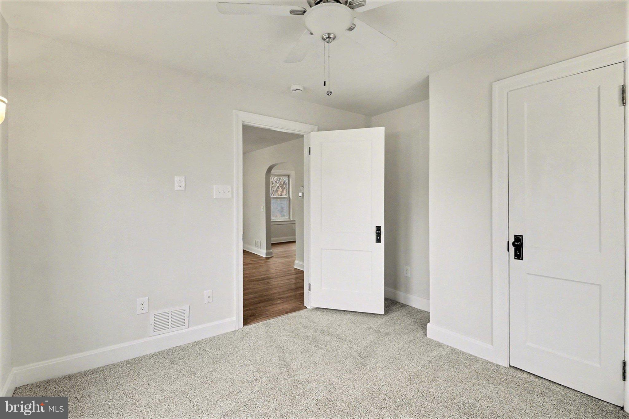 825 N LINCOLN STREET