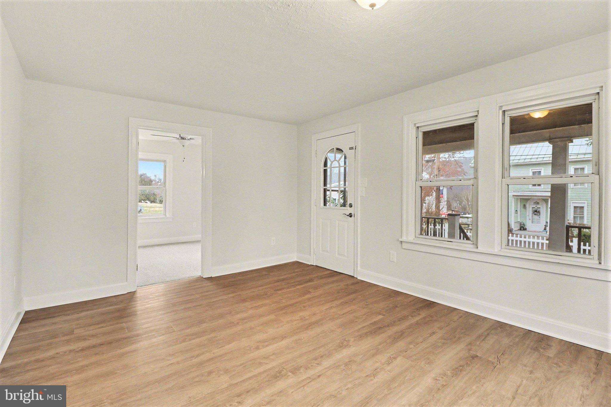 825 N LINCOLN STREET