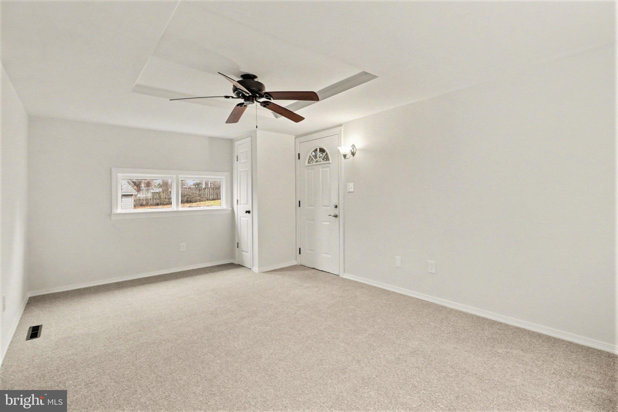 825 N LINCOLN STREET