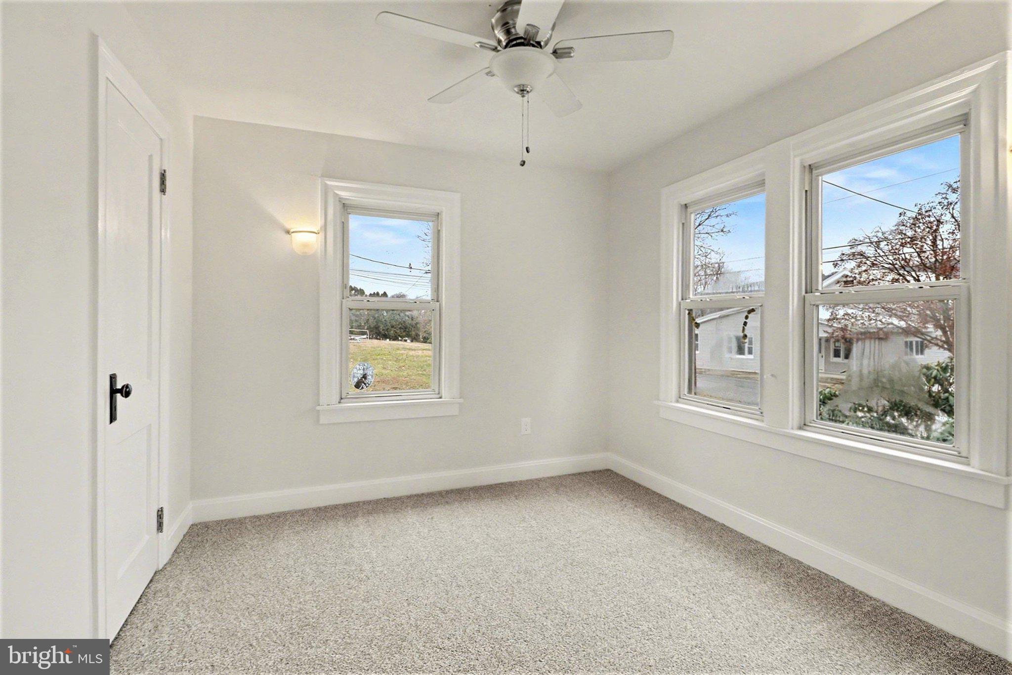 825 N LINCOLN STREET