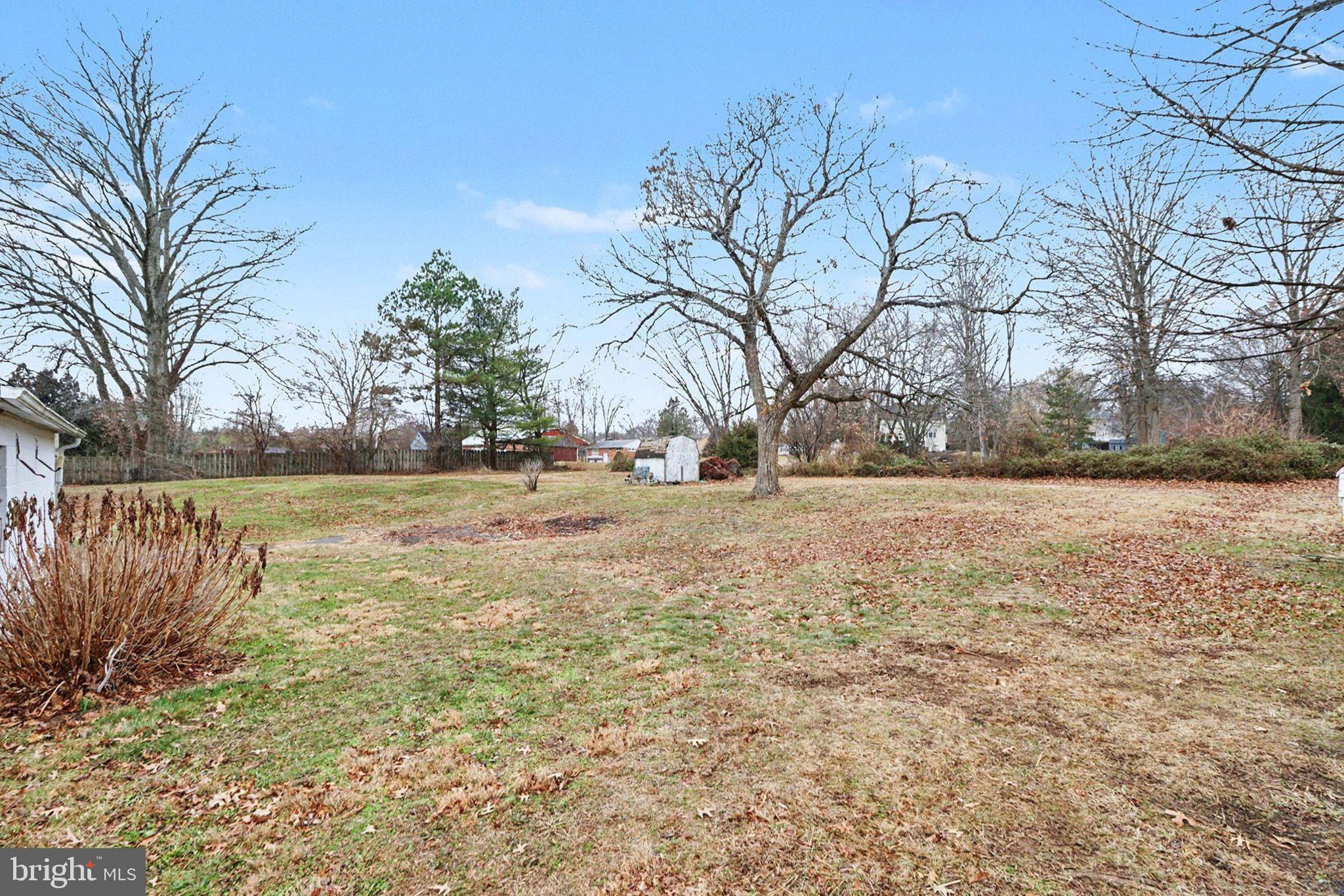 825 N LINCOLN STREET