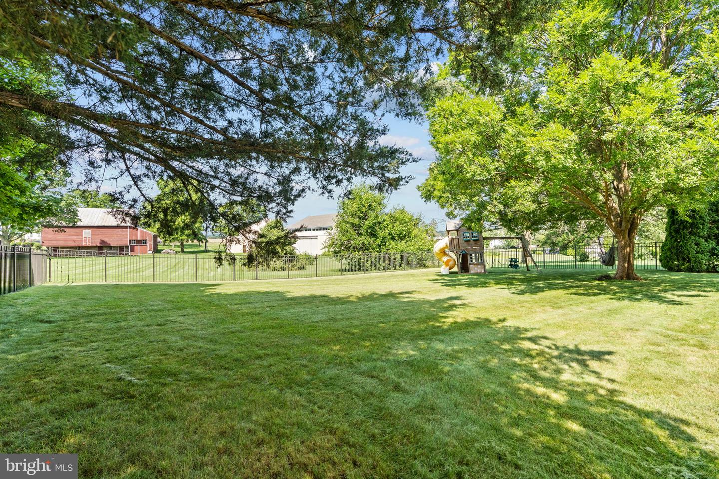 124 Pin Oak Dr