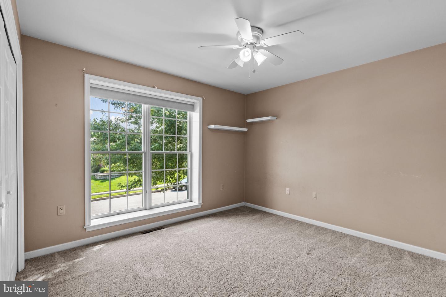 124 Pin Oak Dr