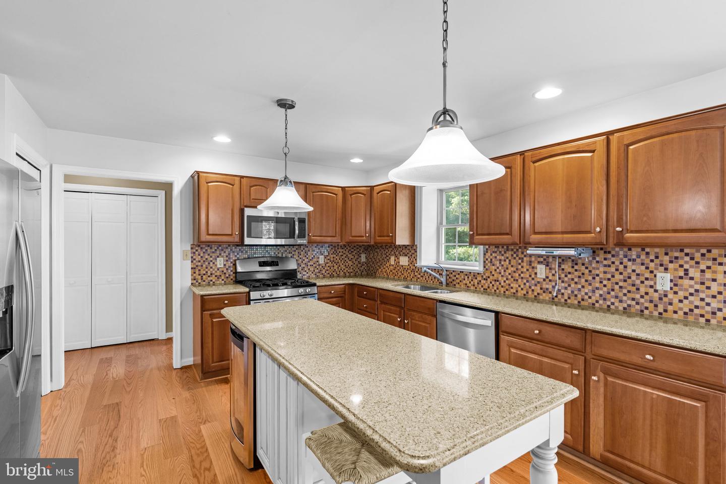 124 Pin Oak Dr