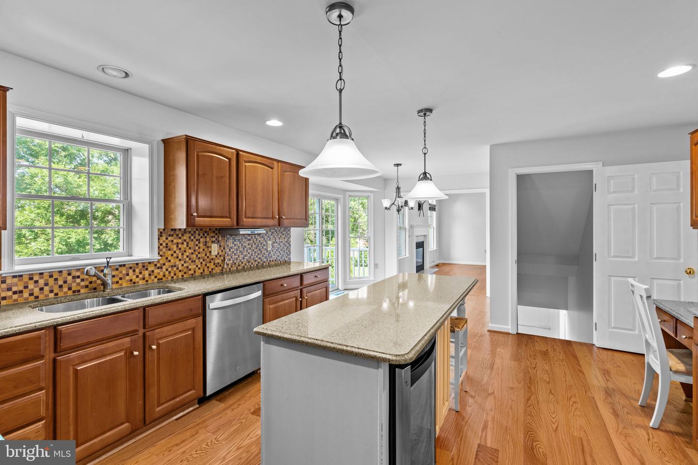 124 Pin Oak Dr