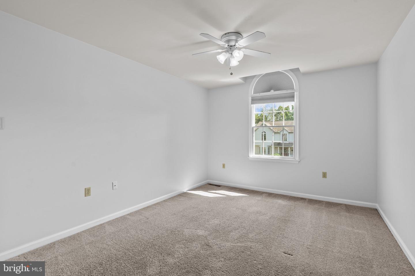 124 Pin Oak Dr