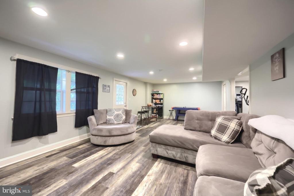 523 N REESER DRIVE