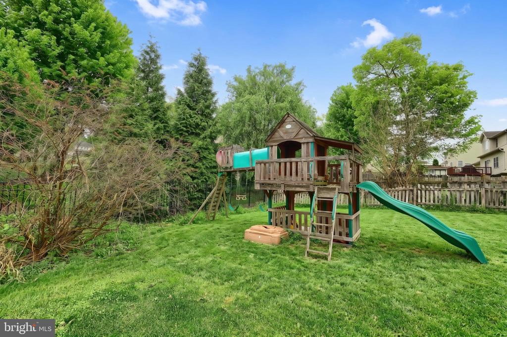 523 N REESER DRIVE