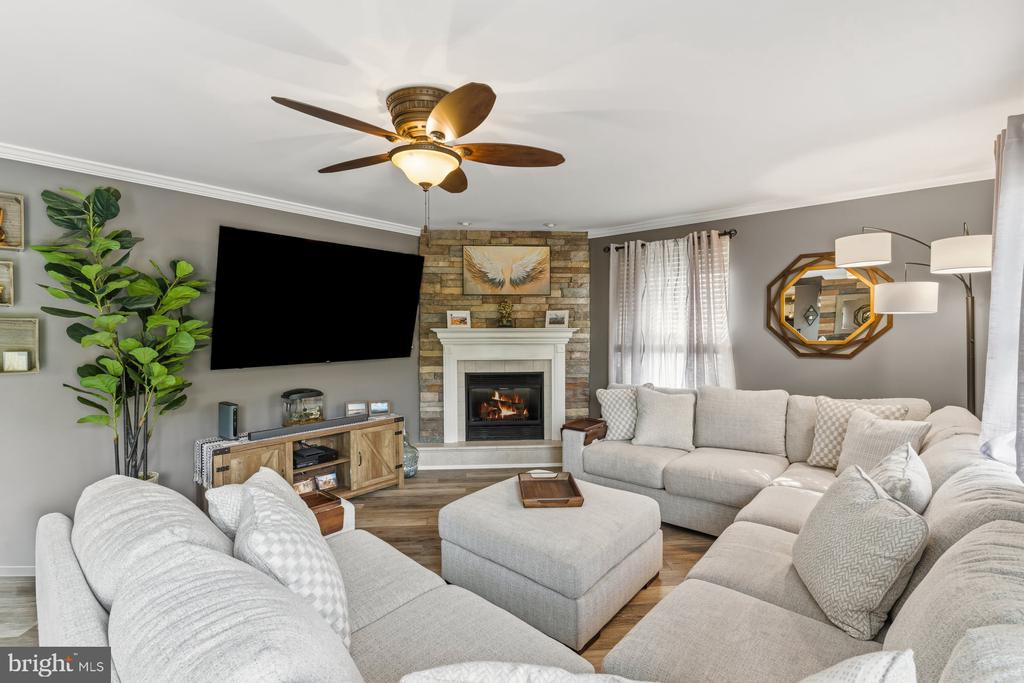 2911 VILLAGE SQUARE DRIVE