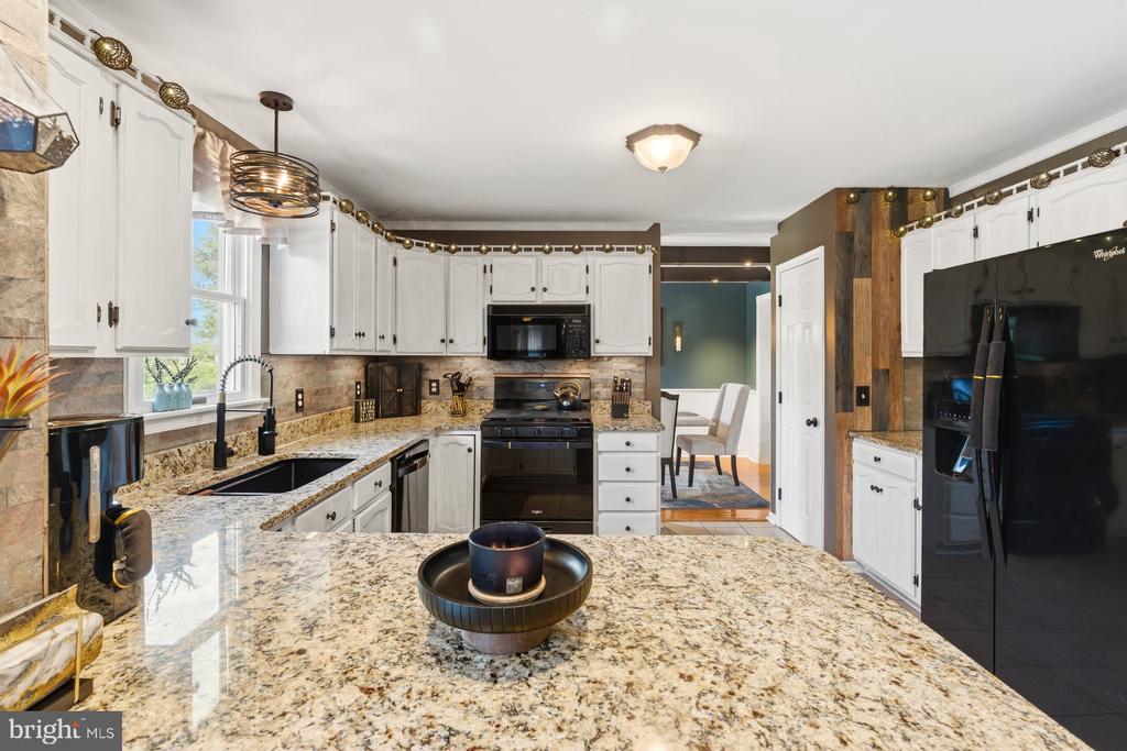 2911 VILLAGE SQUARE DRIVE