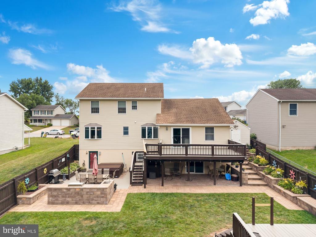 2911 VILLAGE SQUARE DRIVE