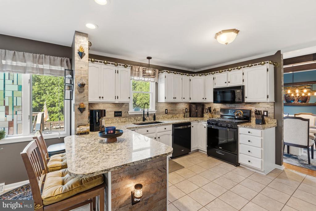 2911 VILLAGE SQUARE DRIVE