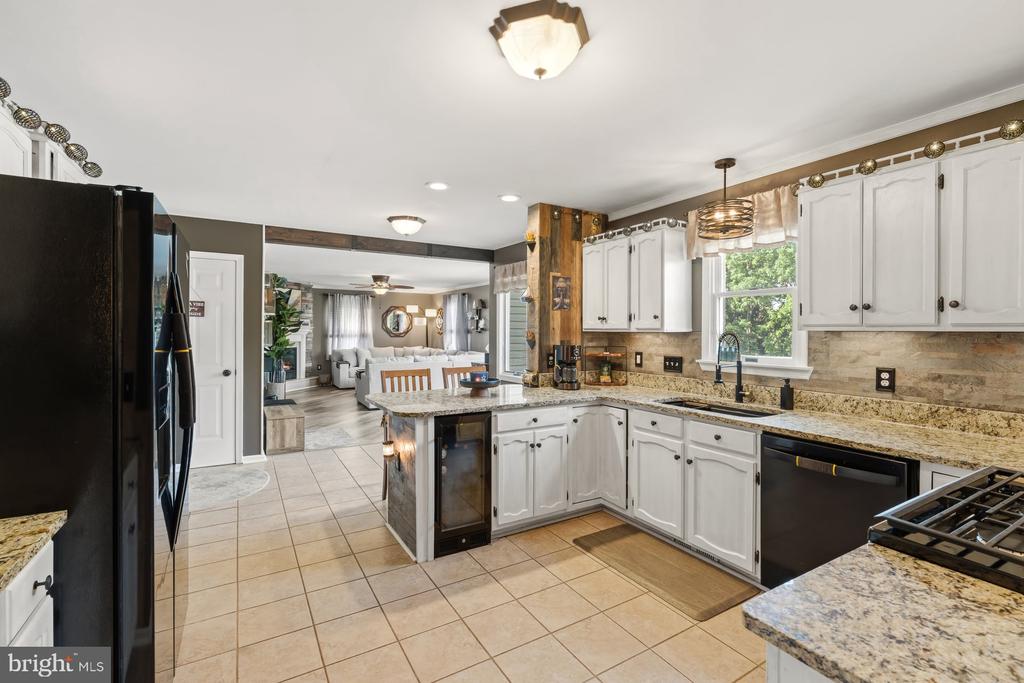 2911 VILLAGE SQUARE DRIVE