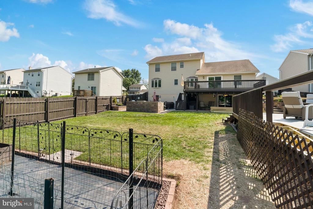 2911 VILLAGE SQUARE DRIVE