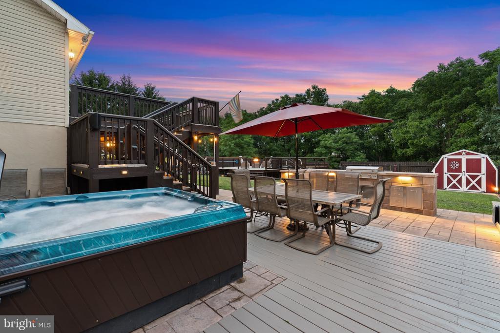 2911 VILLAGE SQUARE DRIVE