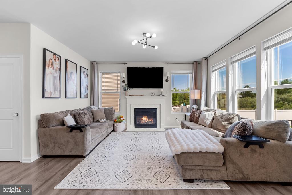 420 HICKORY RIDGE CIRCLE