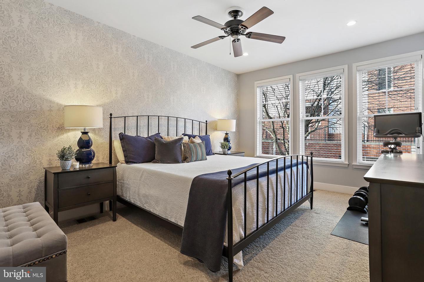 1418 N Rhodes St #B111