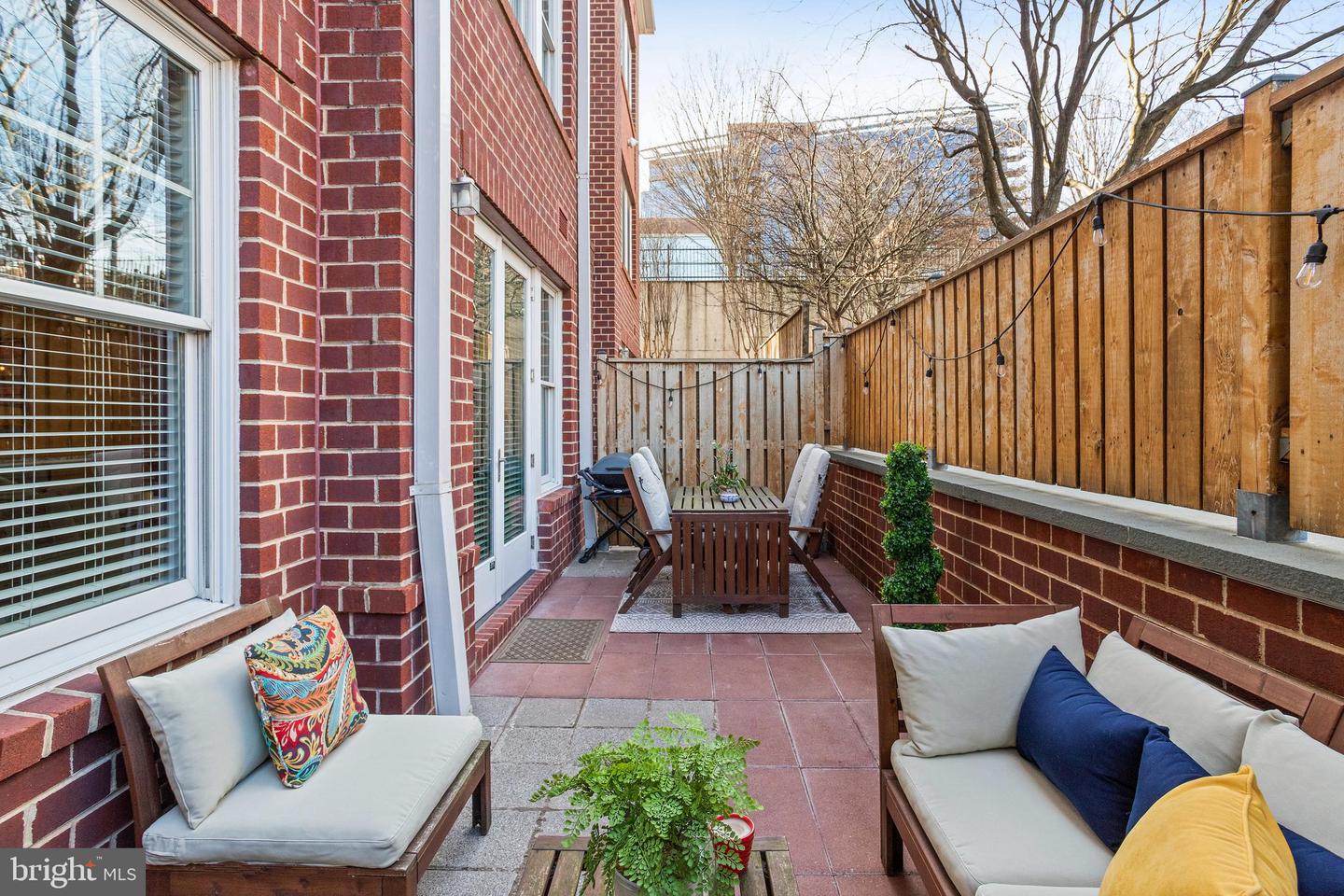 1418 N Rhodes St #B111