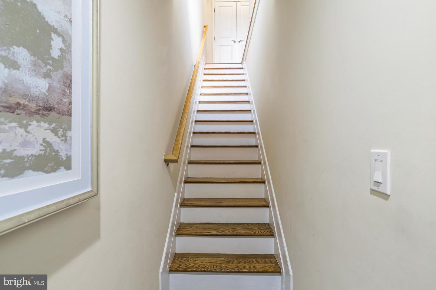 1418 N Rhodes St #B111