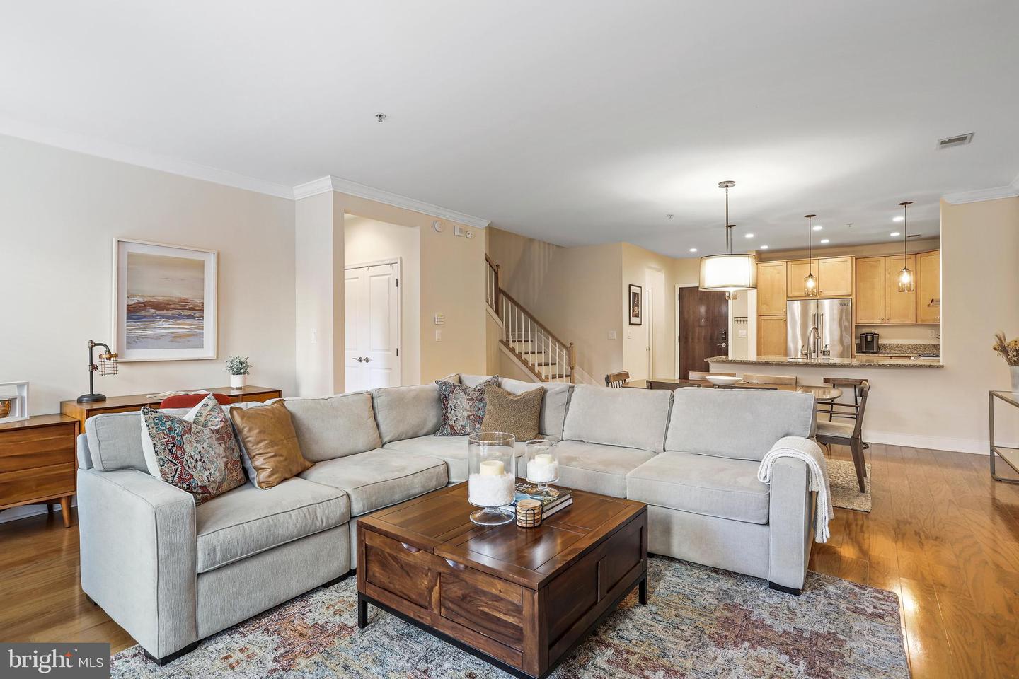 1418 N Rhodes St #B111