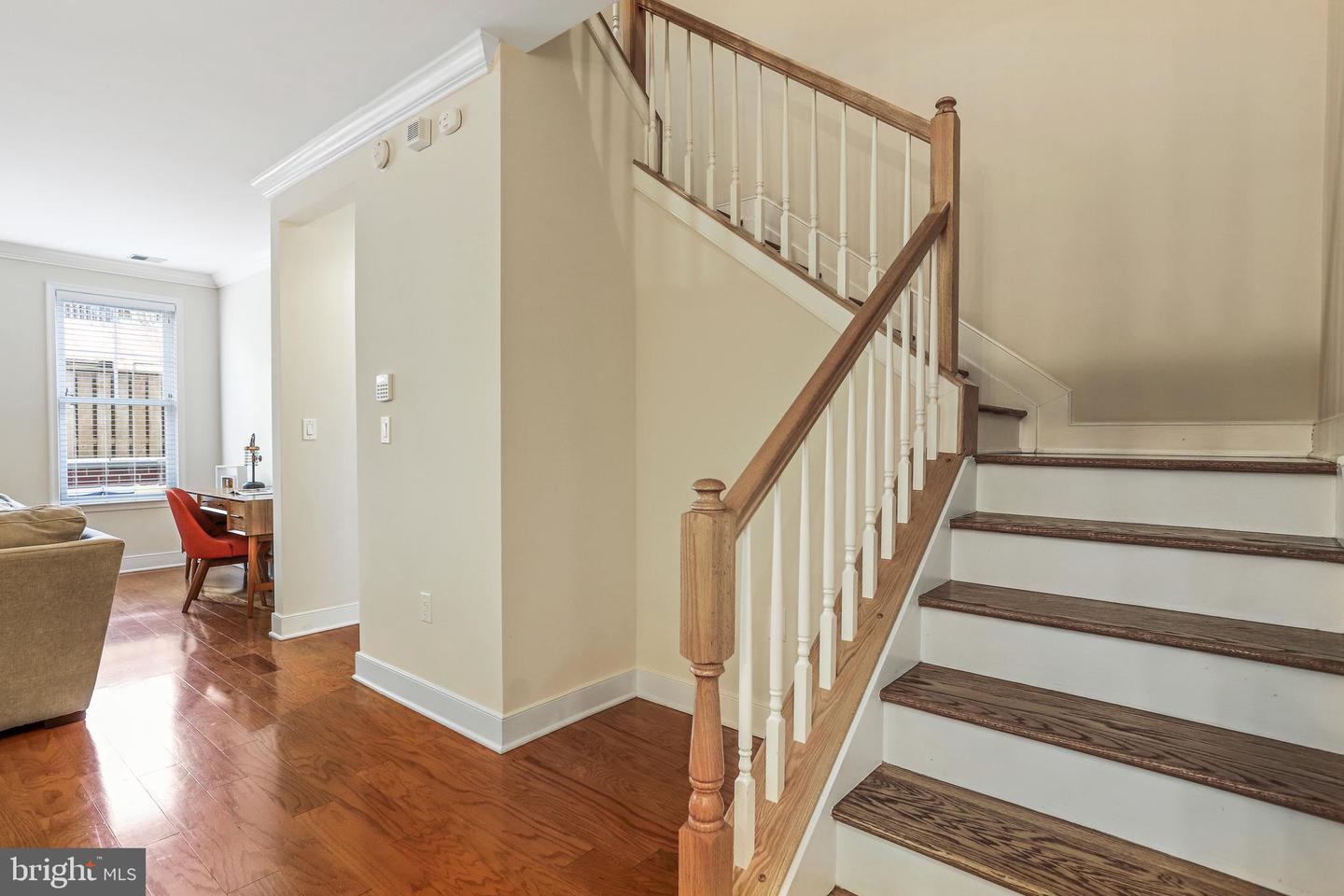 1418 N Rhodes St #B111