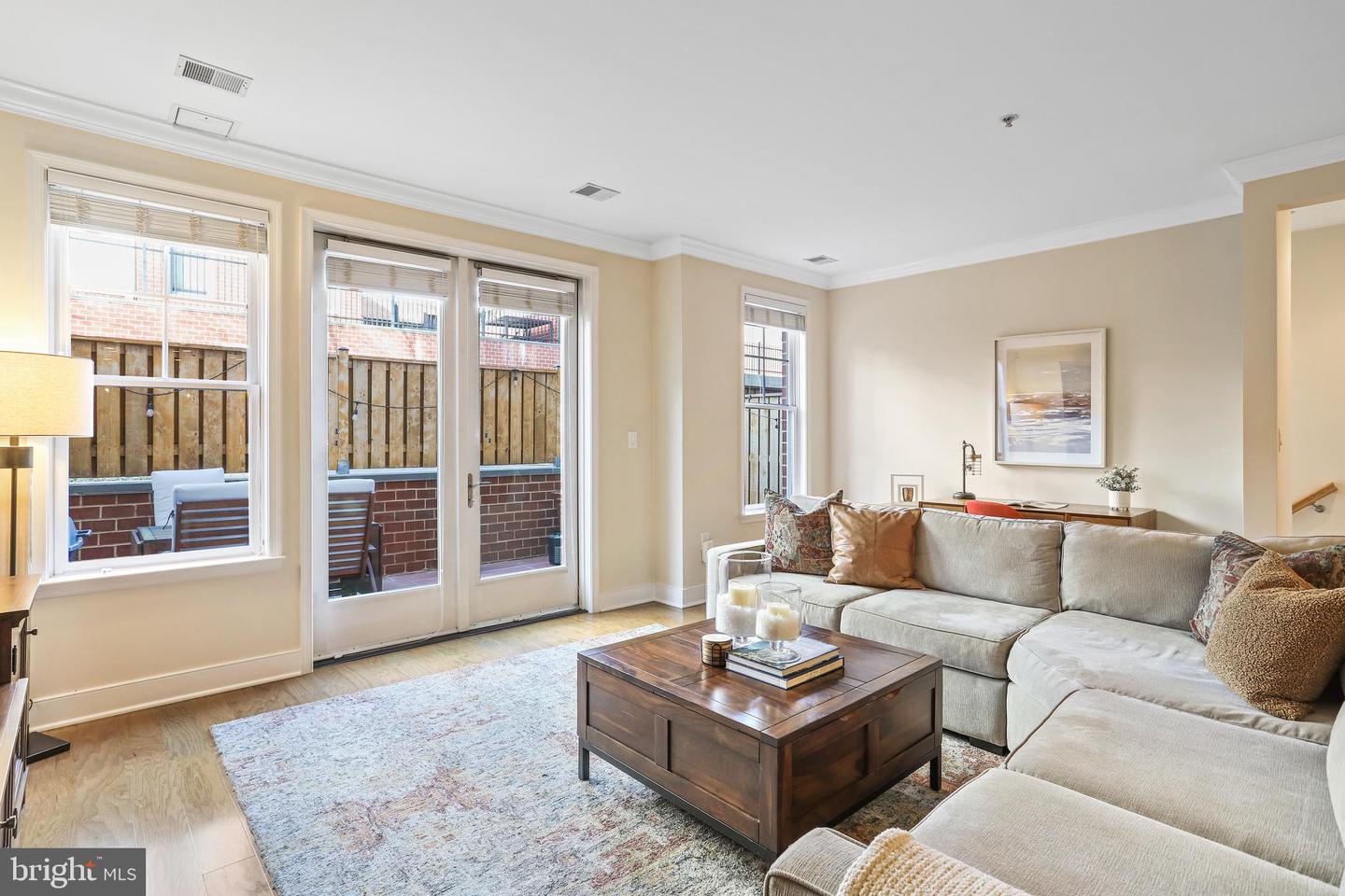 1418 N Rhodes St #B111