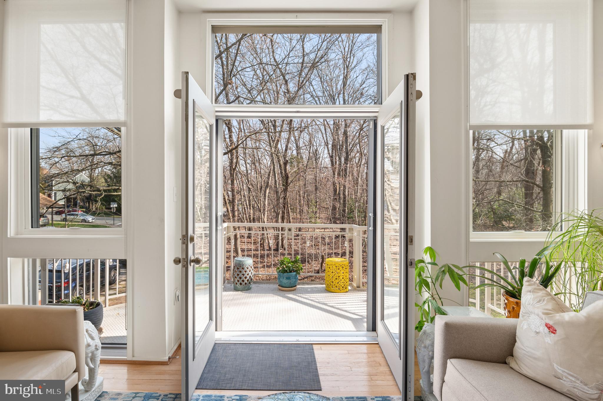 2002 N Westmoreland St