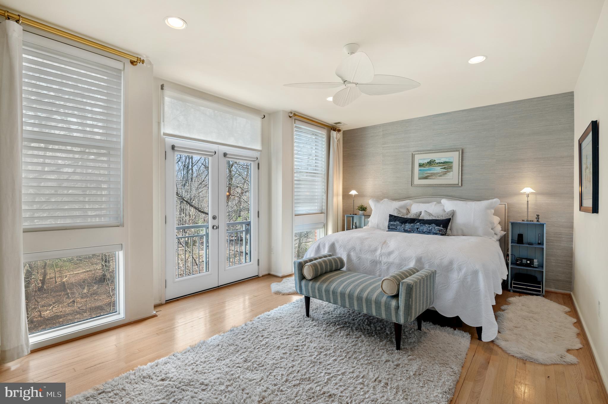 2002 N Westmoreland St