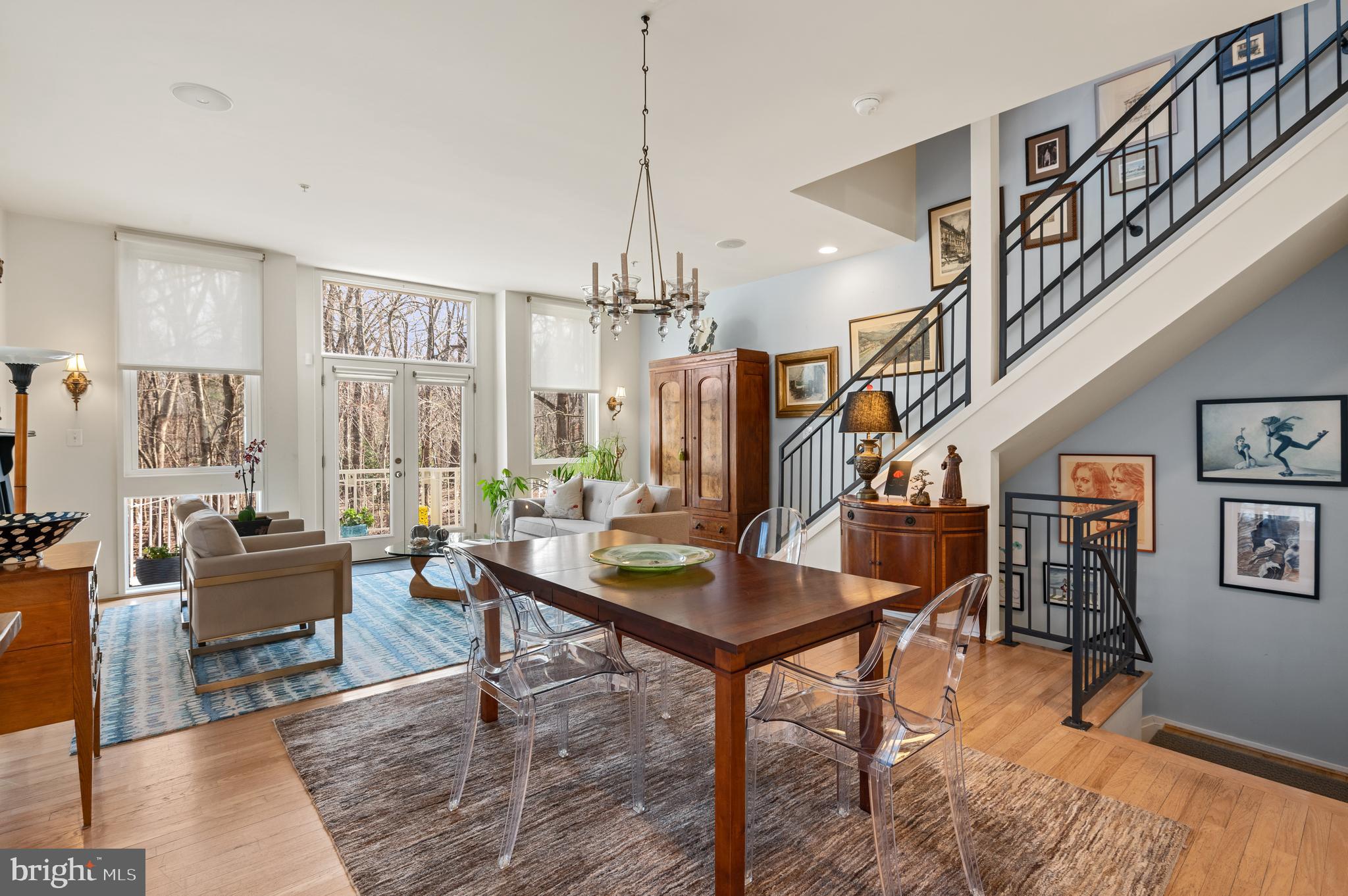 2002 N Westmoreland St