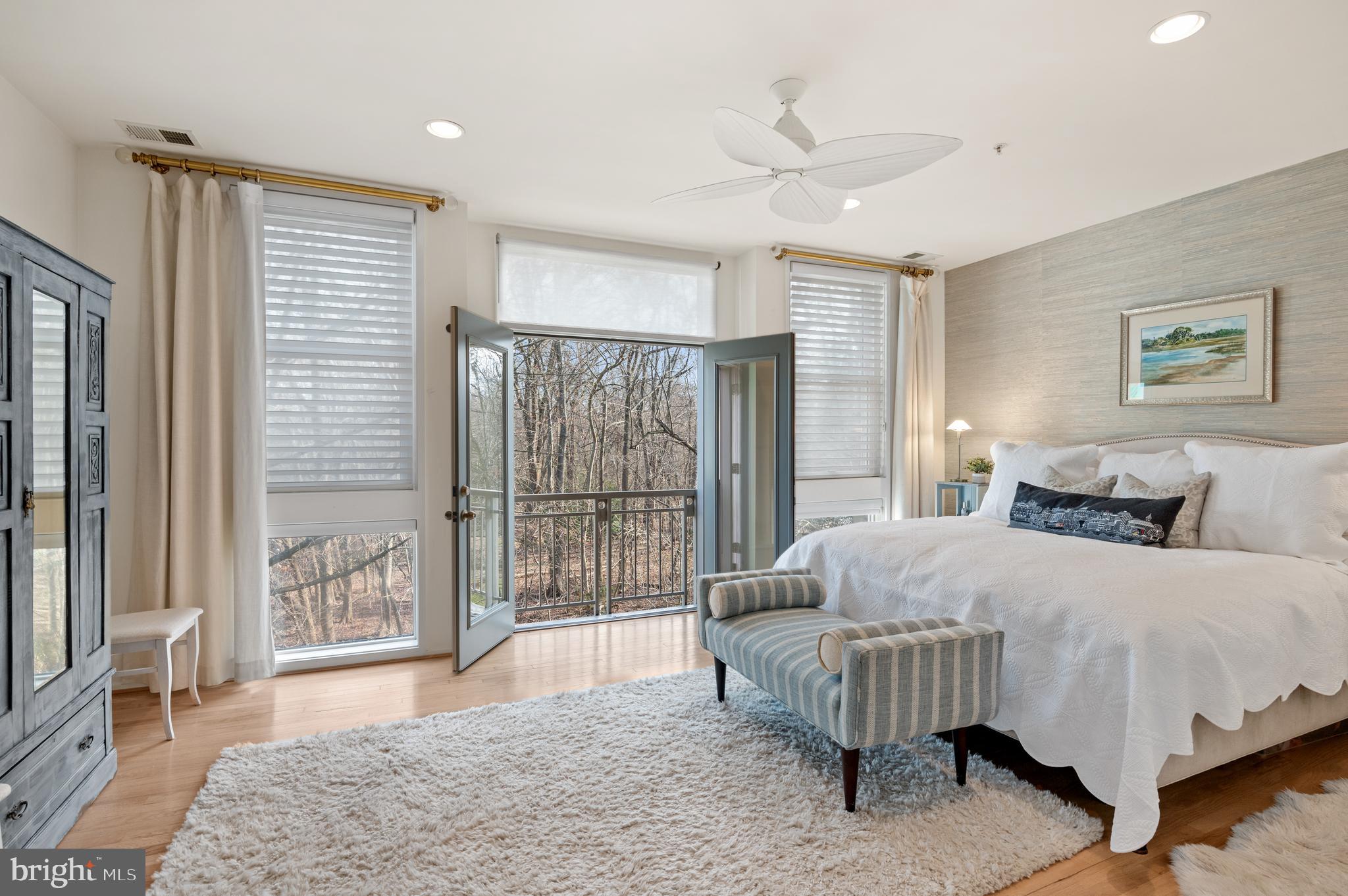 2002 N Westmoreland St