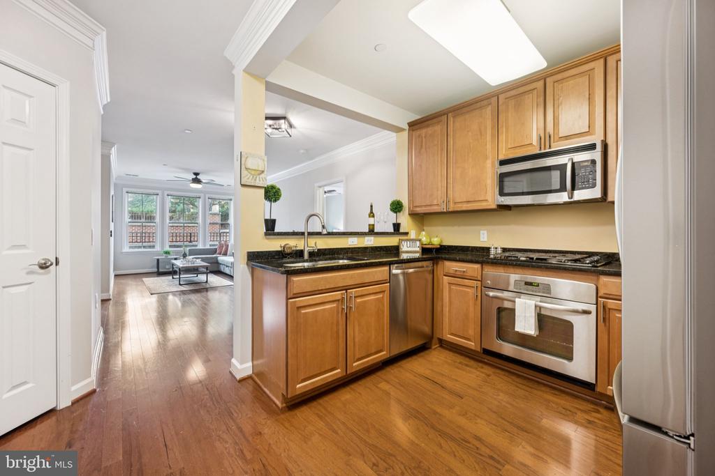2101 MONROE N 107