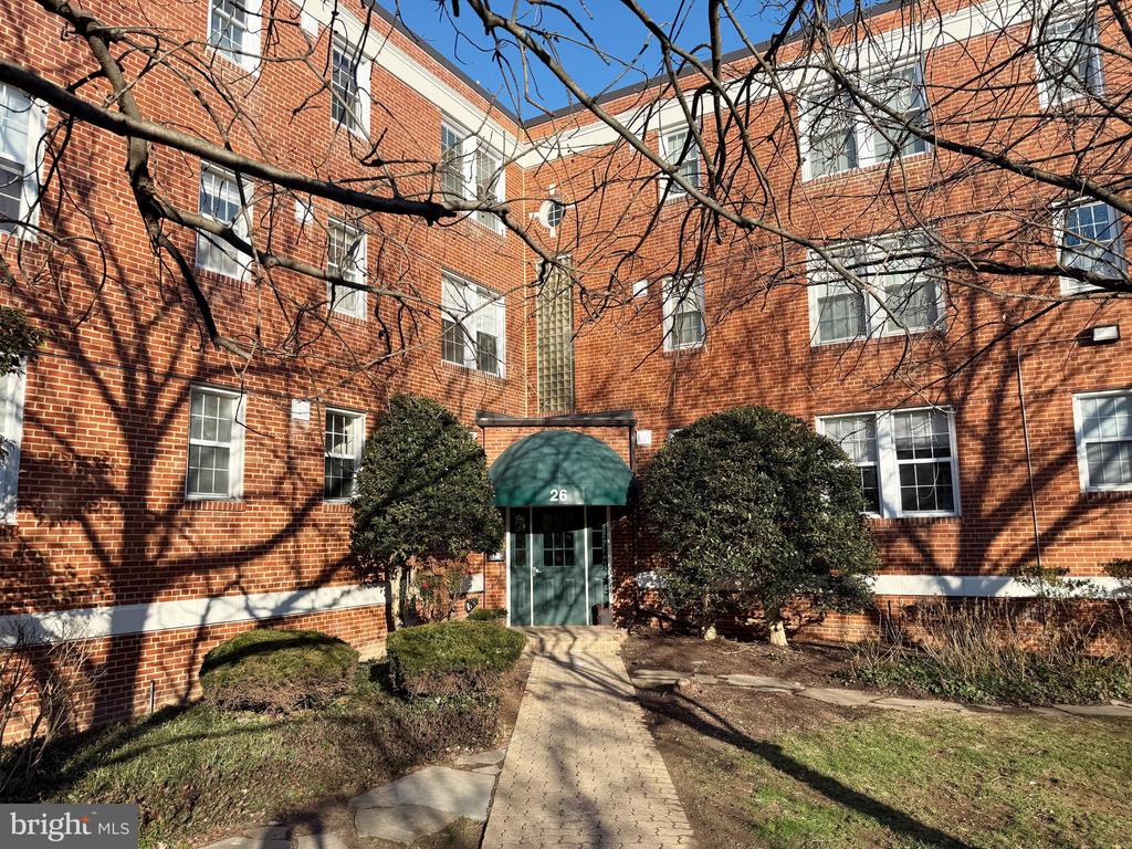 26 S OLD GLEBE ROAD 305-B