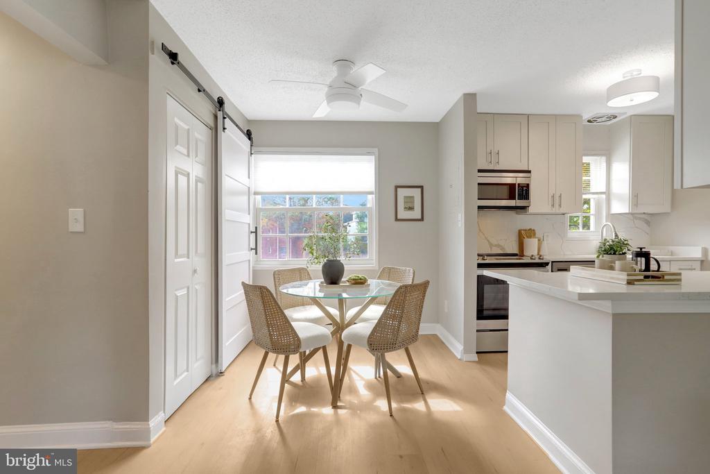 1706 W ABINGDON DRIVE Unit: 201