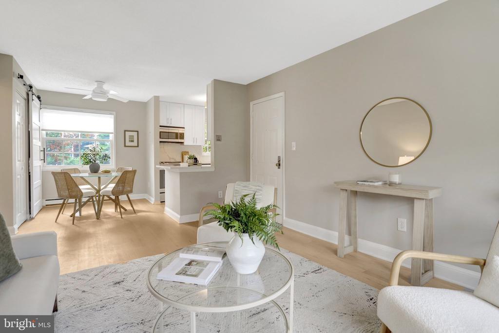 1706 W ABINGDON DRIVE Unit: 201