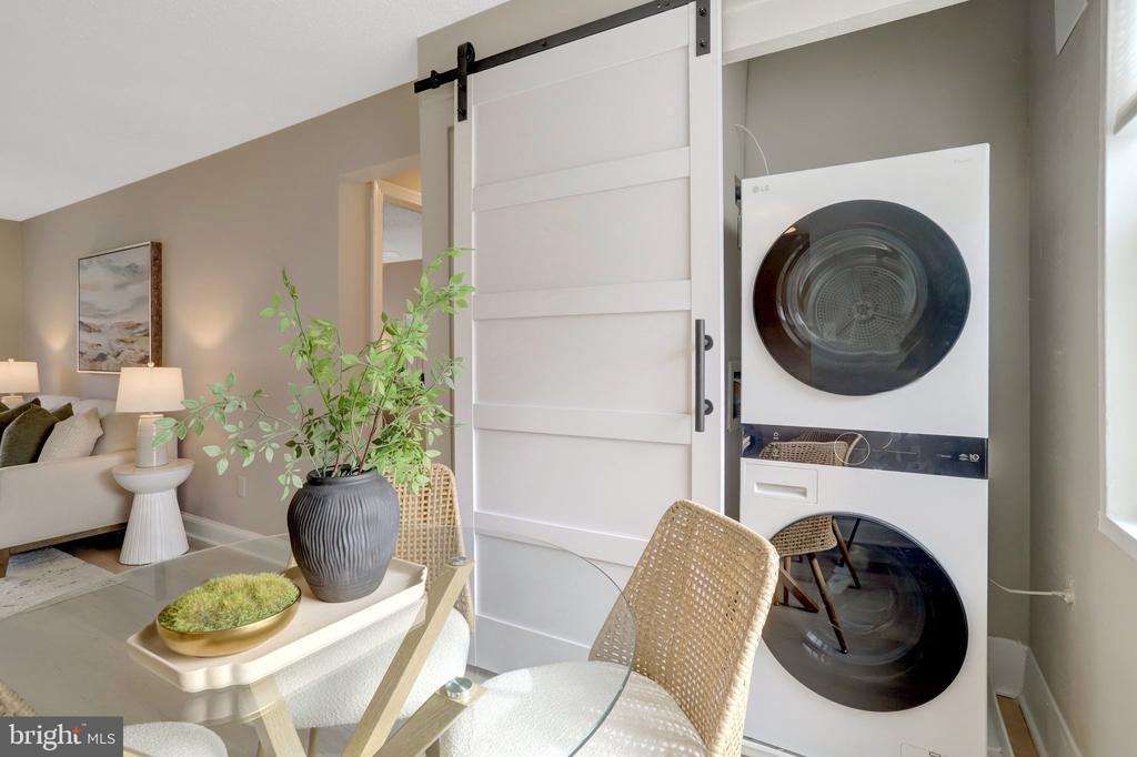 1706 W ABINGDON DRIVE Unit: 201